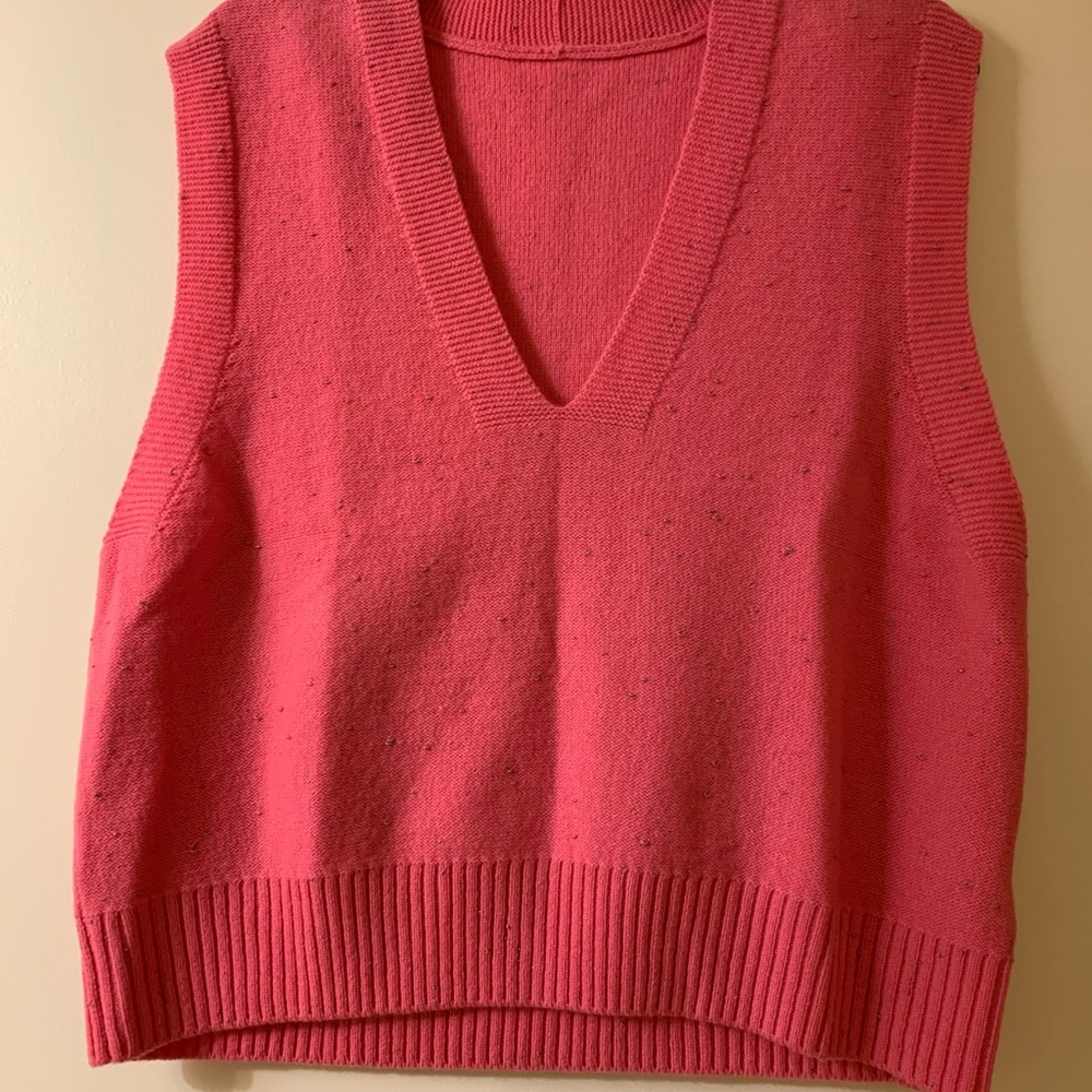 Elegant V-Neck Pink Sweater Vest Wool